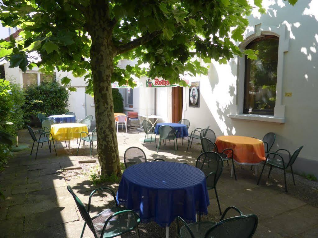 Linde, Garni Hotel